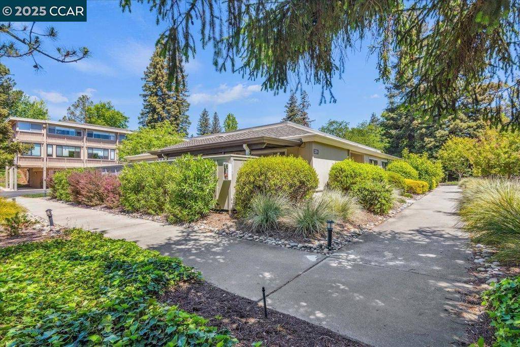 Walnut Creek, CA 94595,3201 Golden Rain Rd #1