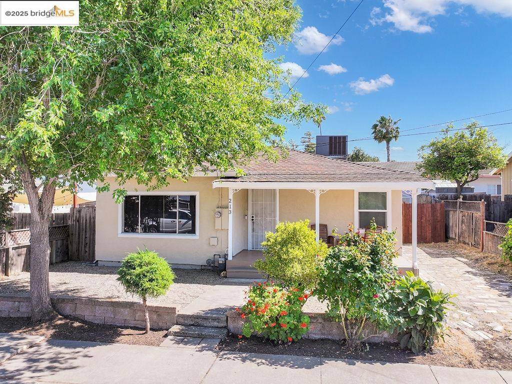 213 W Ruby Street, Oakley, CA 94561-2194