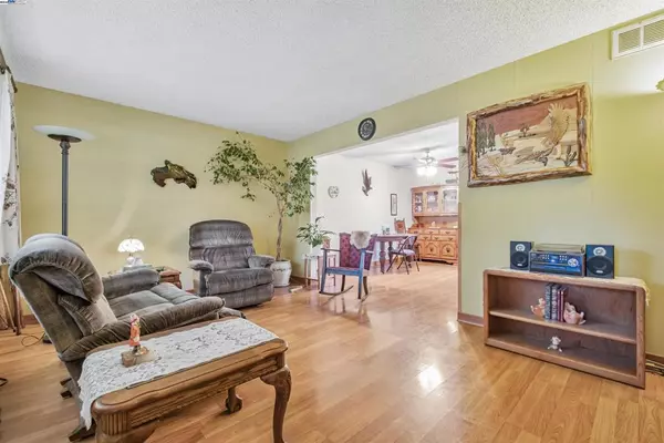 Fremont, CA 94536-5105,38060 Buxton Cmn.