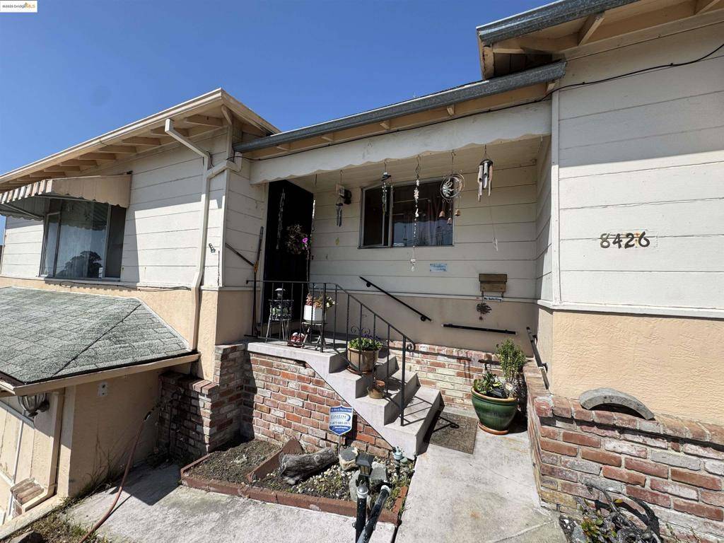 Oakland, CA 94605,8426 Aster Ave