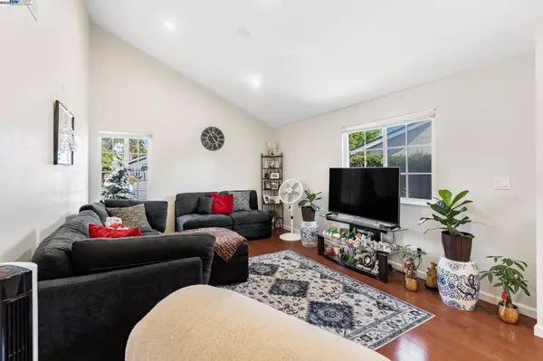 Fremont, CA 94555,34263 Lennox Ct
