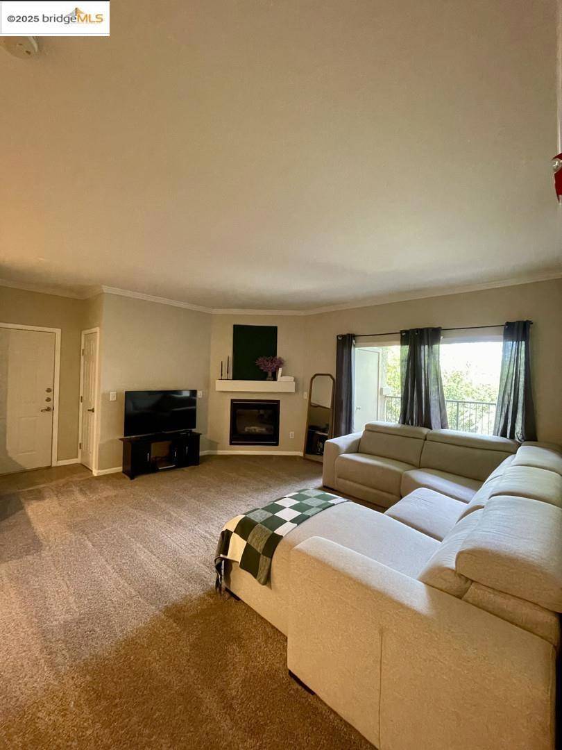 Roseville, CA 95678,701 Gibson DR ##828