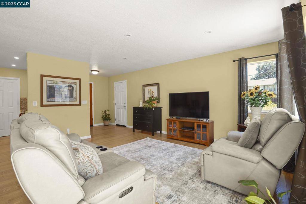 Walnut Creek, CA 94597-2512,1801 San Luis Rd
