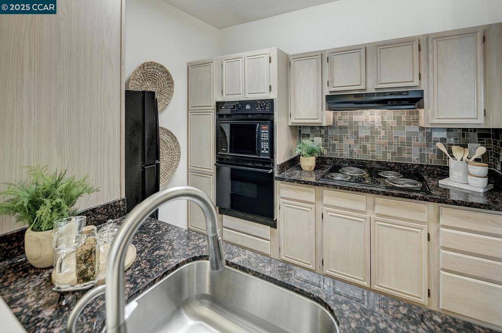 Walnut Creek, CA 94595,1860 Tice Creek #1146
