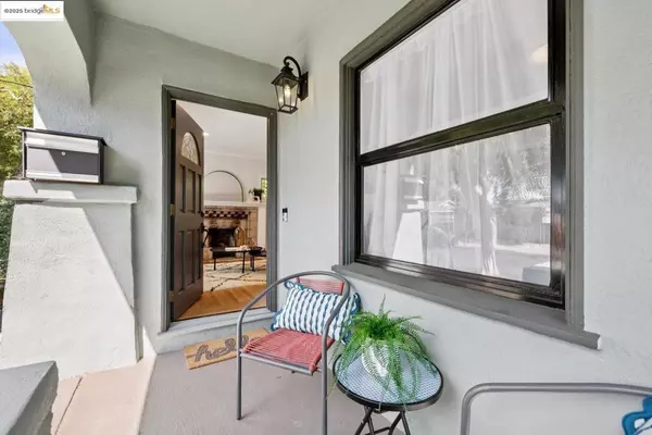 Berkeley, CA 94702,1313 Derby ST