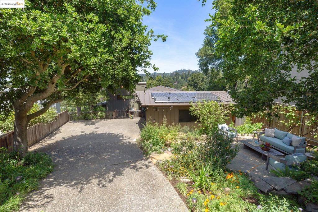Oakland, CA 94611,20 Ascot Ct