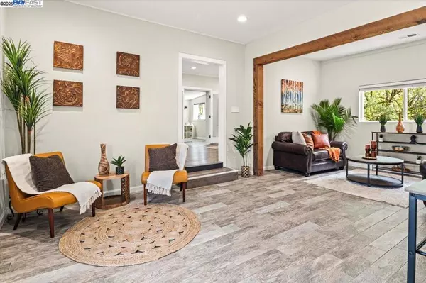 Hayward, CA 94542,25774 Clover Rd