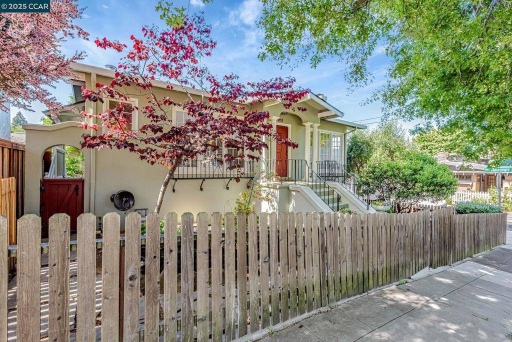 Oakland, CA 94602,1655 E 38Th St