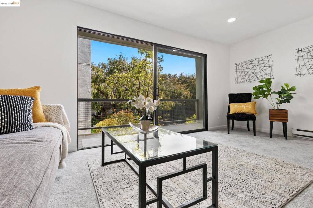 5 Admiral Dr #F310, Emeryville, CA 94608