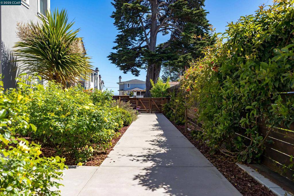 Santa Cruz, CA 95062,130 Bay Crest Rd