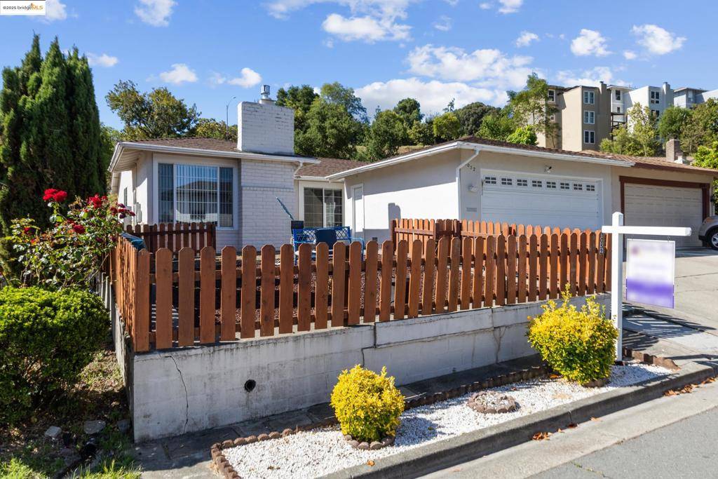 1052 Parkside Dr, El Sobrante, CA 94803