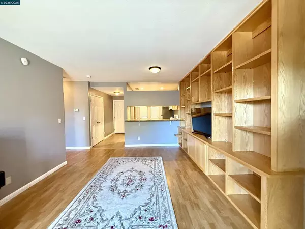 Walnut Creek, CA 94595,320 N Villa Way