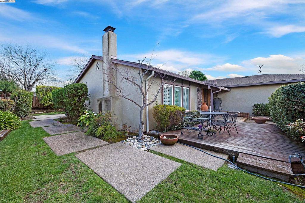 576 Emerald St, Livermore, CA 94550