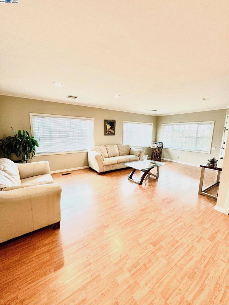 Hayward, CA 94545,27939 Pueblo Calle