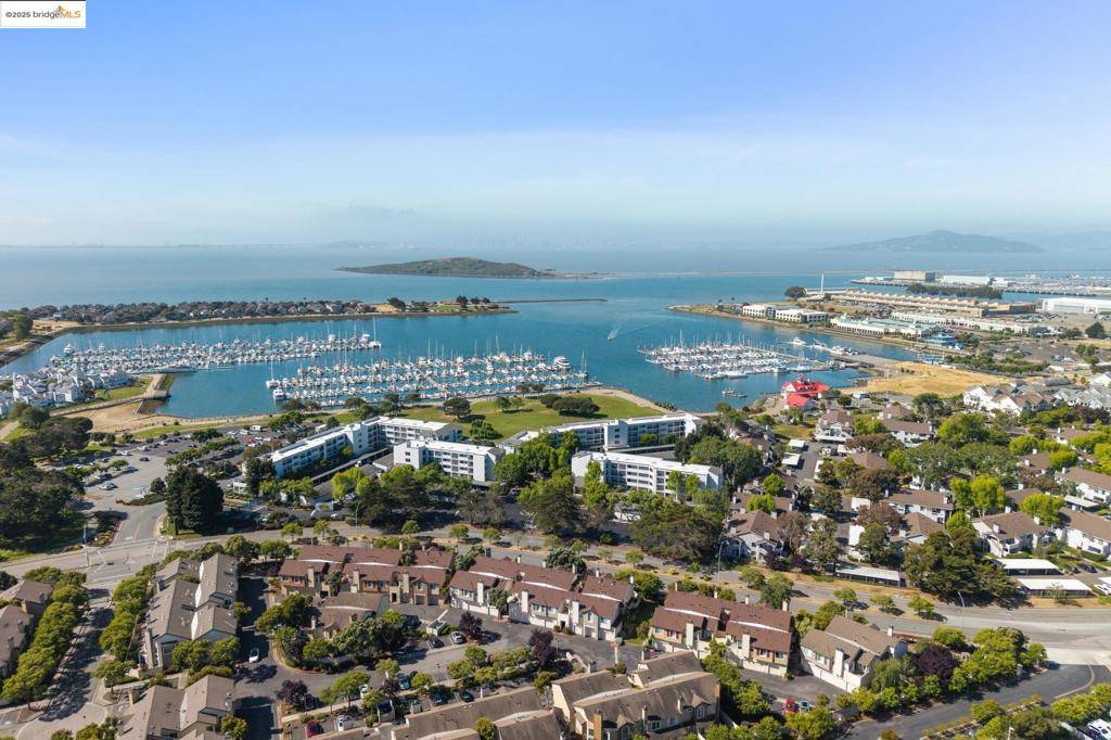 Richmond, CA 94804,1207 Melville Square #114