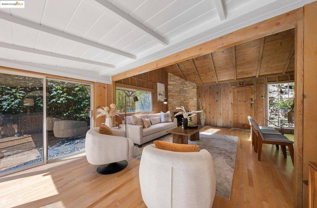Portola Valley, CA 94028,1019 Los Trancos Rd