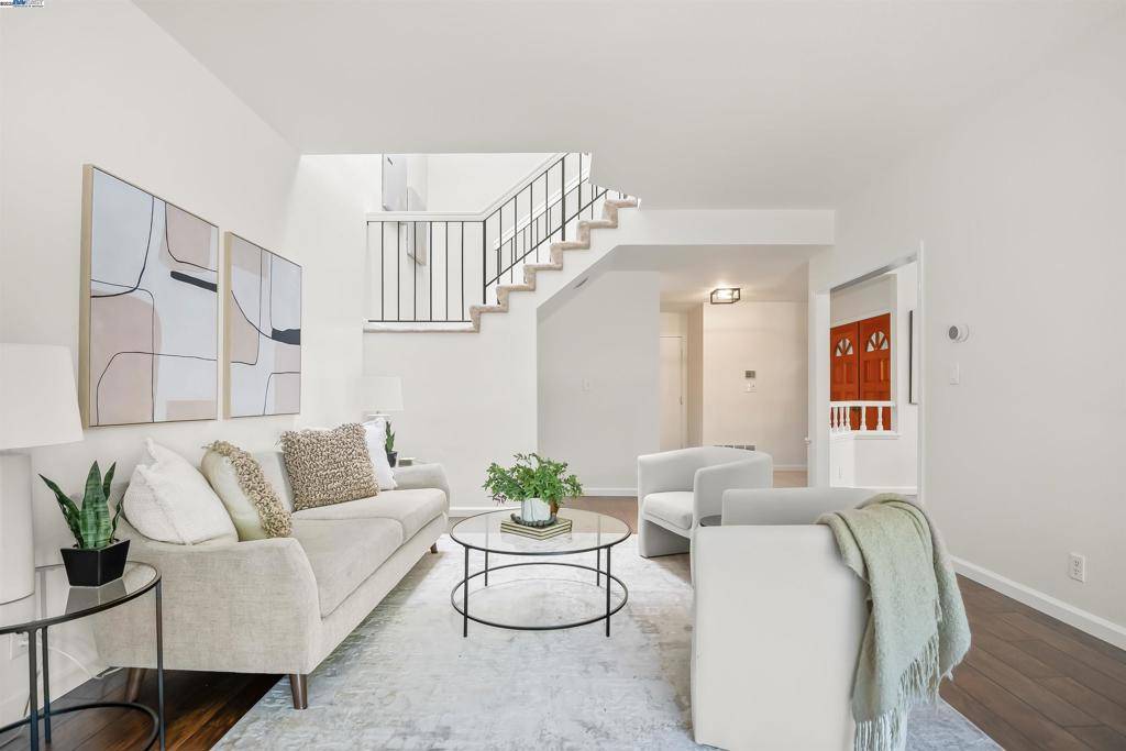 Castro Valley, CA 94552,21144 Greenwood Cir