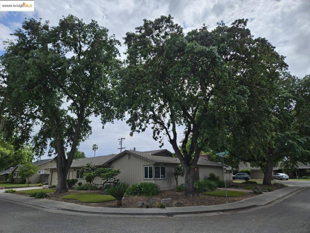 1810 Mcdowell WAY, Stockton, CA 95207