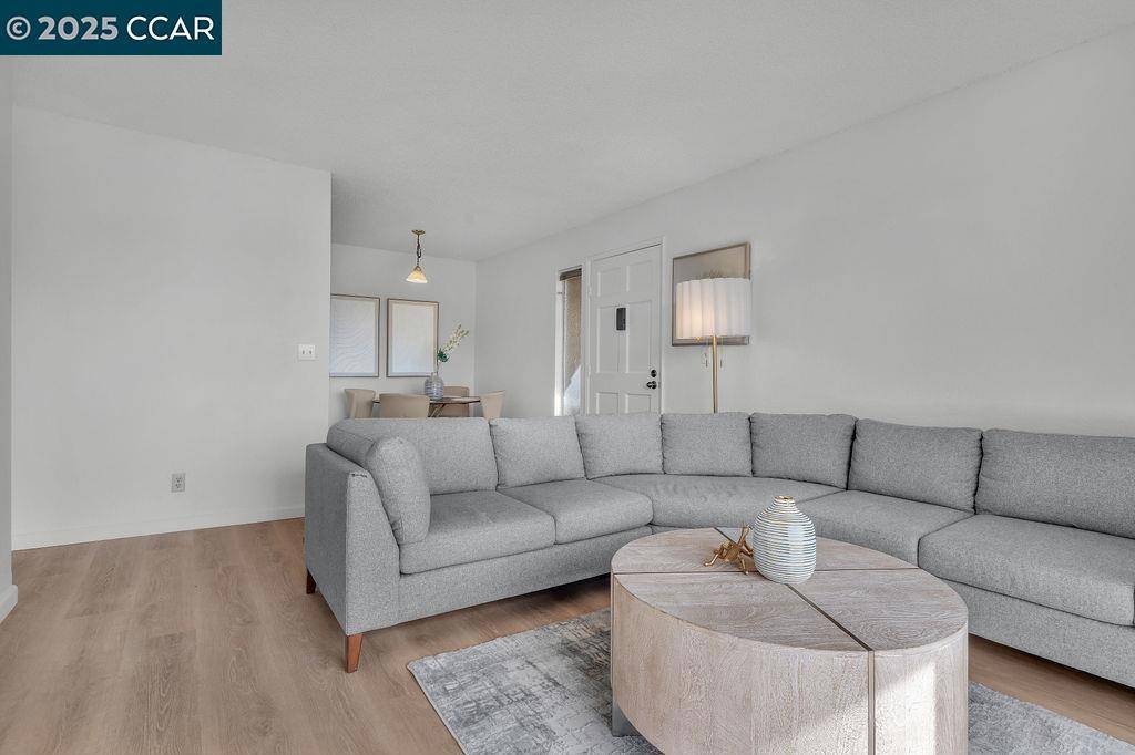 El Sobrante, CA 94803,5317 Ridgeview Cir #8