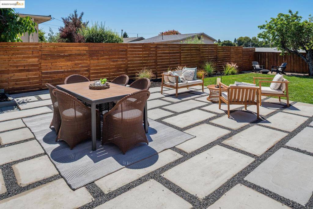 Oakland, CA 94602,4015 Rhoda Ave
