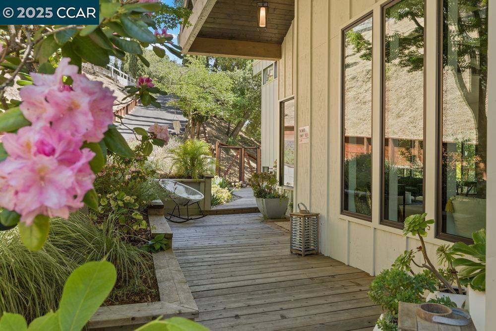 Orinda, CA 94563,46 E Altarinda