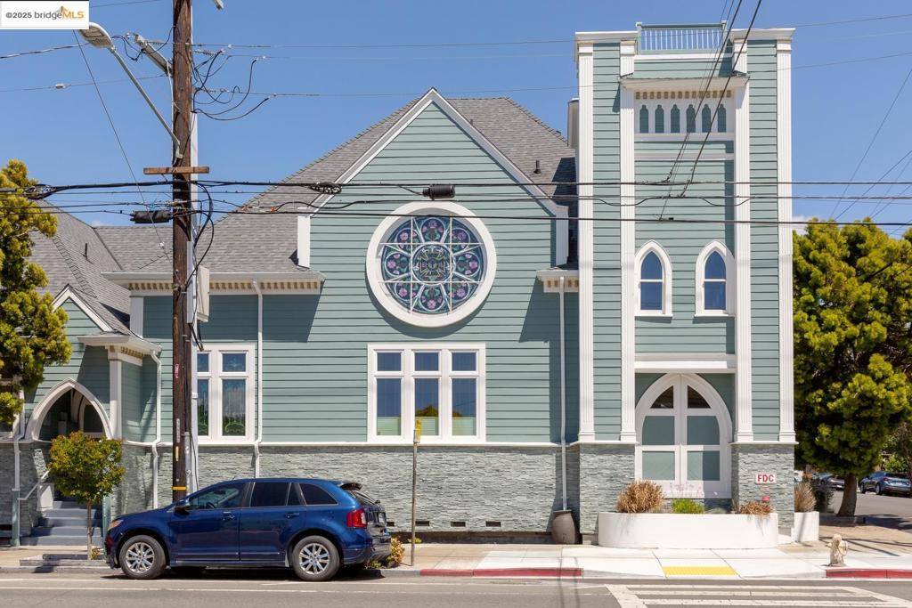Oakland, CA 94609,6300 Shattuck Ave #1