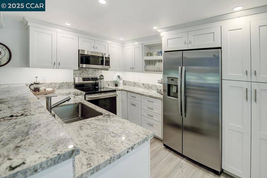 Walnut Creek, CA 94595,2017 Oakmont Way #2