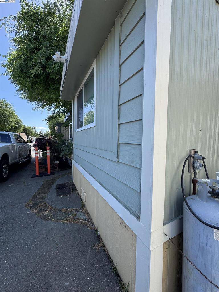 San Leandro, CA 94577,2399 E 14th Street