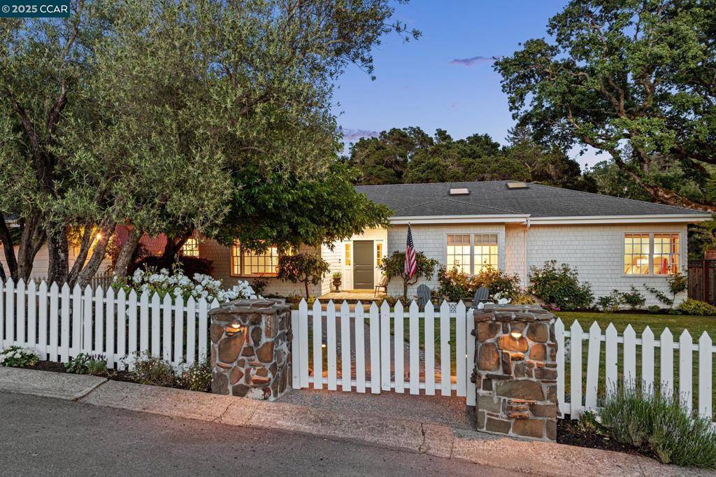 77 Van Ripper Ln, Orinda, CA 94563