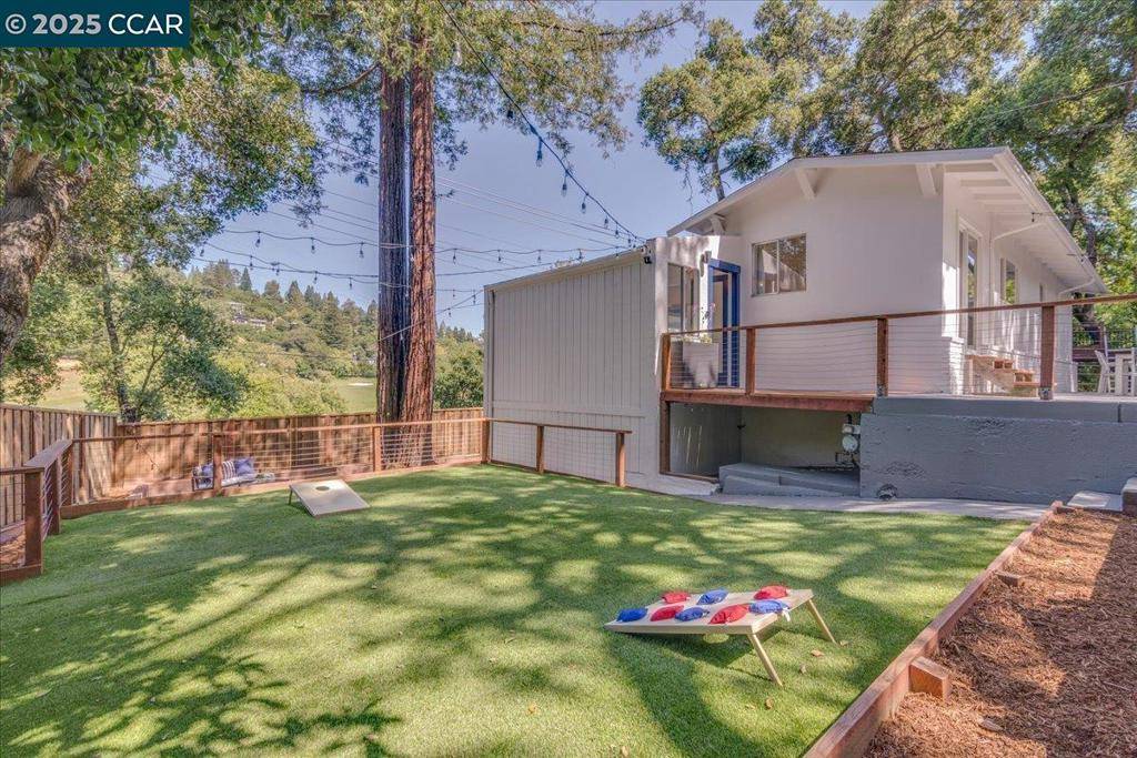 10 El Toyonal,  Orinda,  CA 94563