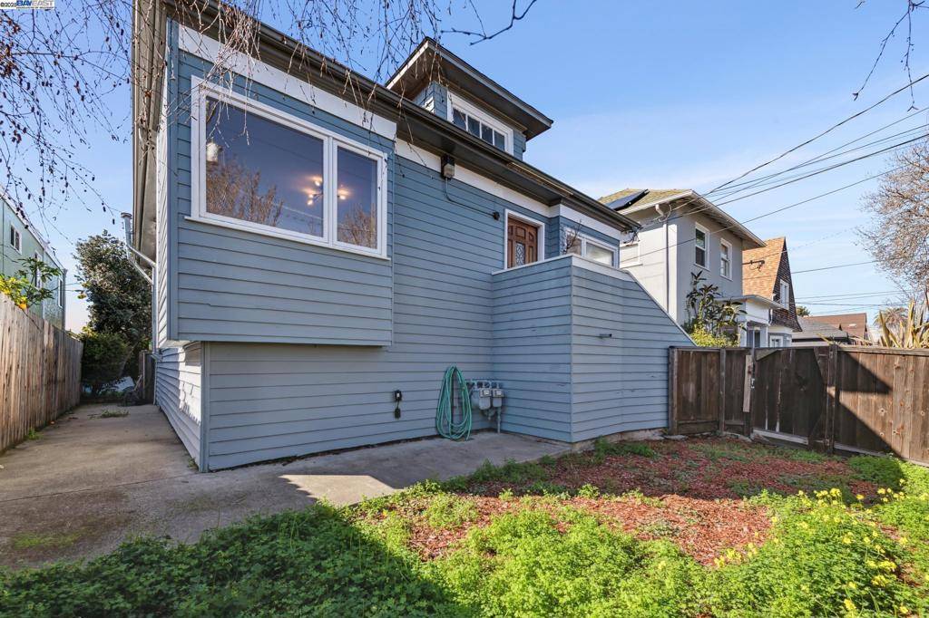 Berkeley, CA 94710,2326 10th St