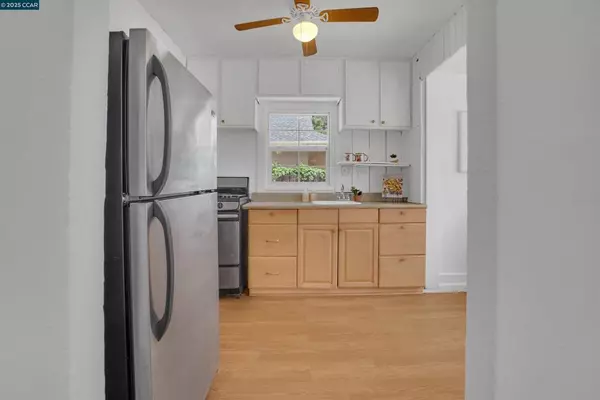 Martinez, CA 94553,881 Merle Ave