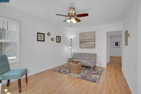 881 Merle Ave, Martinez, CA 94553