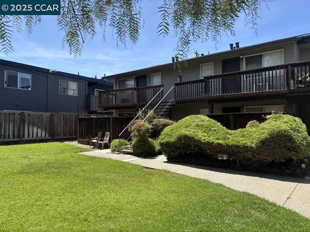 Concord, CA 94518,1060 Oak Grove Rd #10