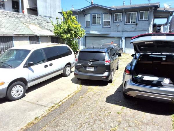 Oakland, CA 94601,3020 E 19th st
