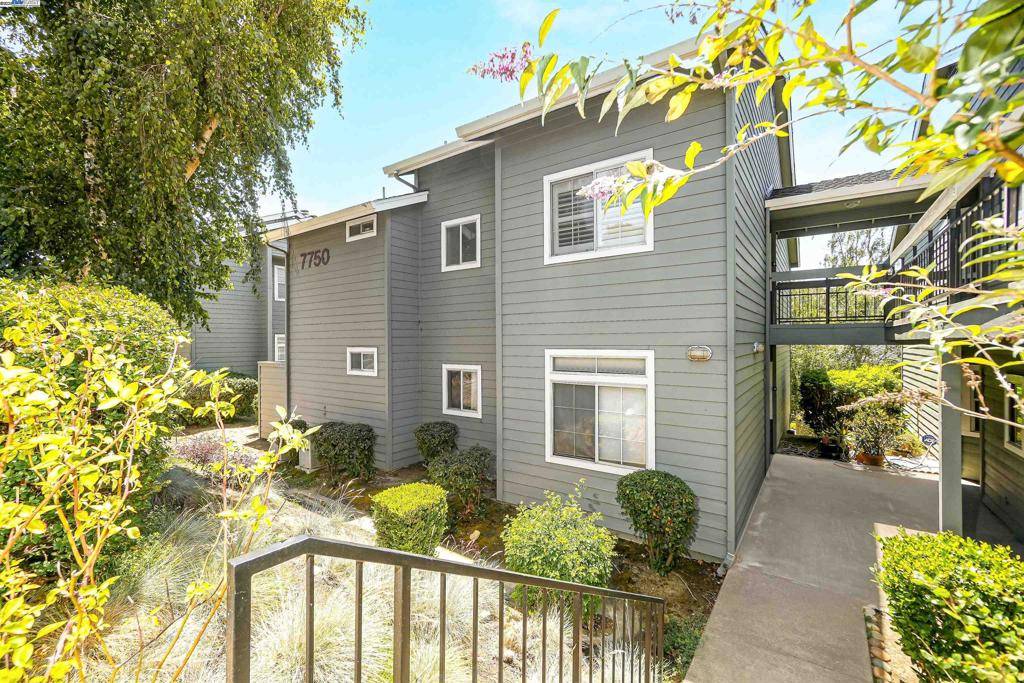 Pleasanton, CA 94588-4729,7750 Canyon Meadow Cir #A
