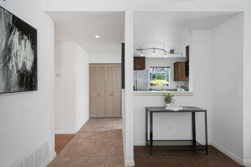 Pleasanton, CA 94588-4729,7750 Canyon Meadow Cir #A