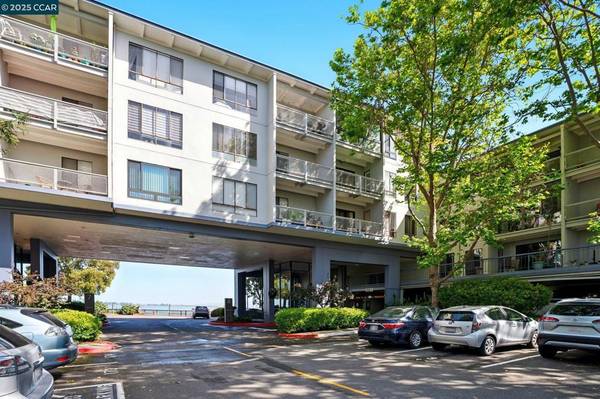 Emeryville, CA 94608,8 Captain dr #E259