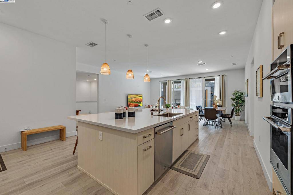 Fremont, CA 94539,45158 Tom Blalock St #106