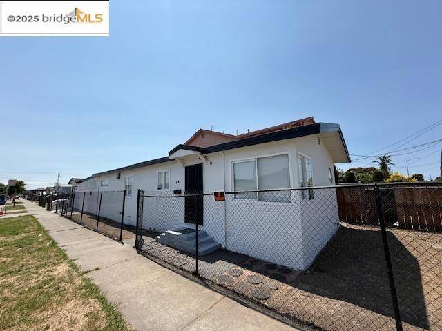 Richmond, CA 94804,301 S 24th ST