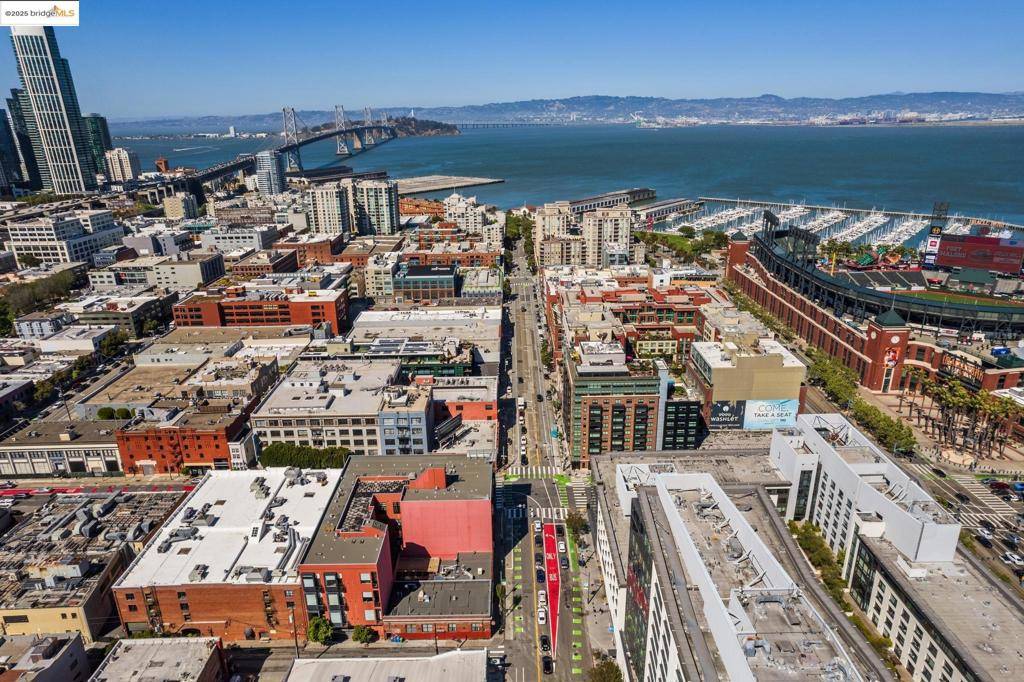 San Francisco, CA 94107,200 Townsend St #4