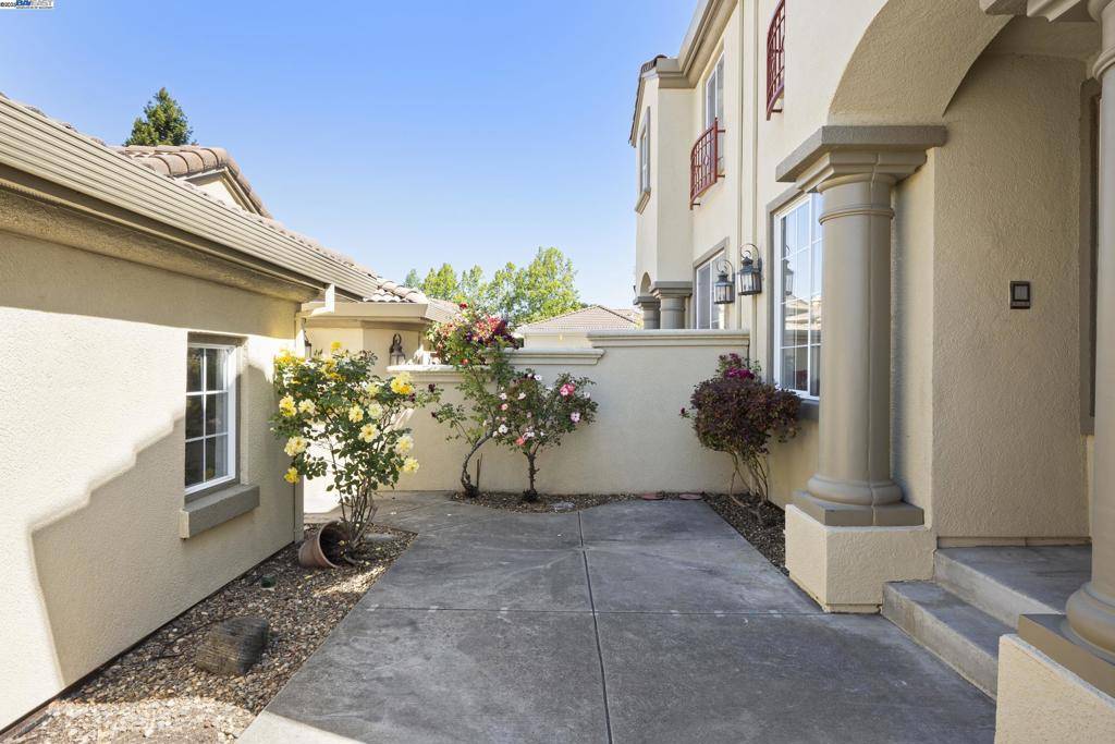 Castro Valley, CA 94552,22180 W Lyndon Loop