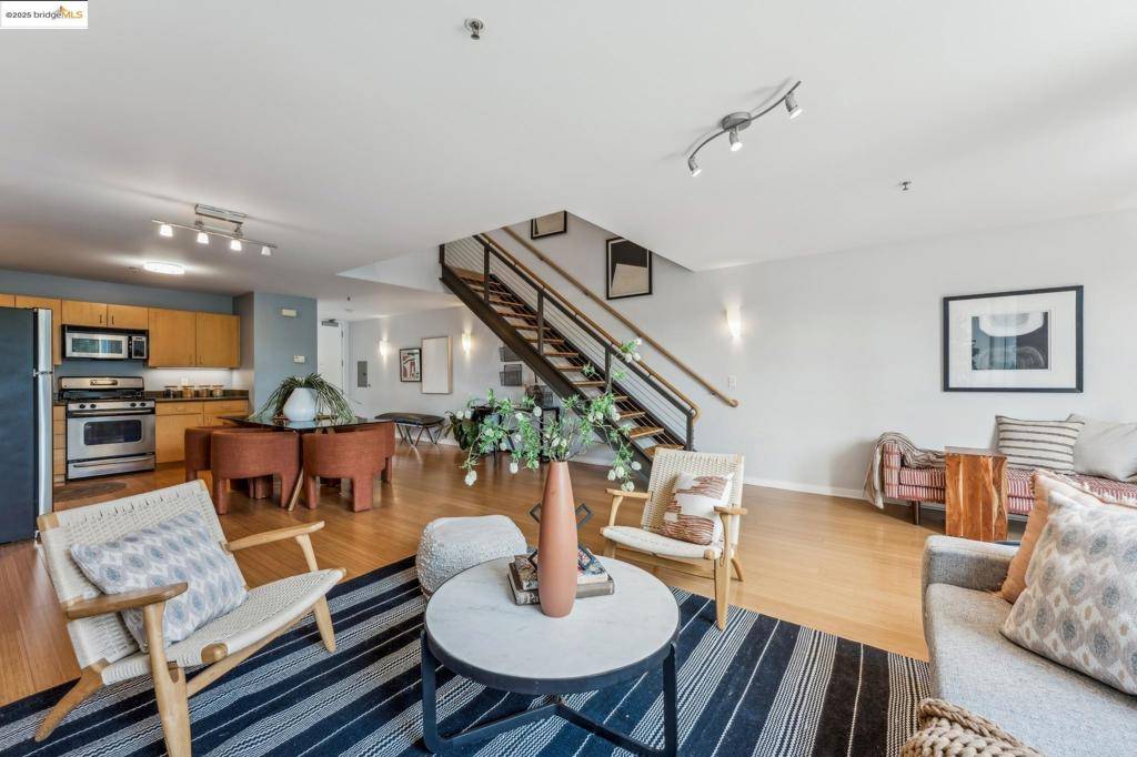 1007 41st Street #422, Oakland, CA 94608-3777
