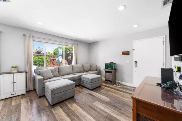 Livermore, CA 94551,1825 Monterey Dr