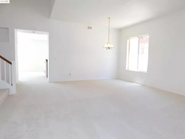 Antioch, CA 94509,3915 Hummingbird Dr