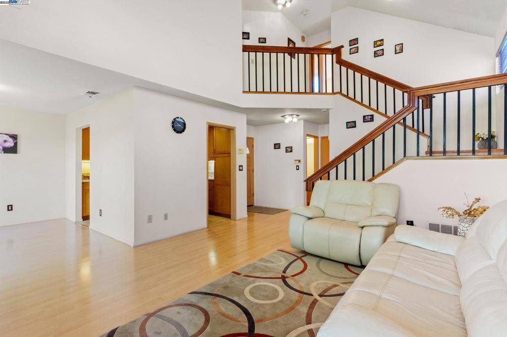Alameda, CA 94502,35 Leonard Ct