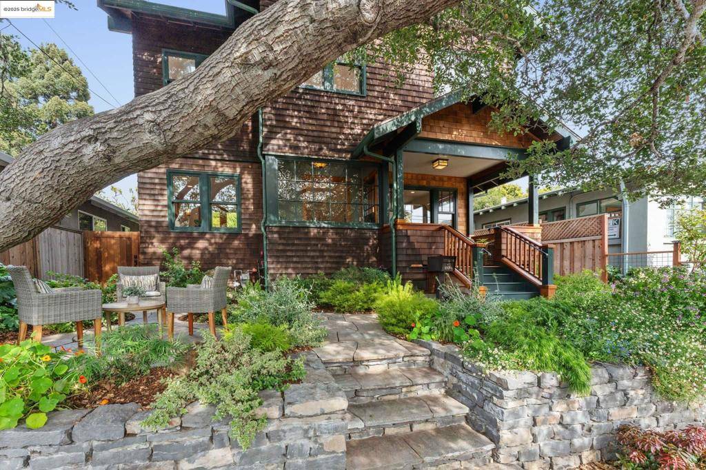 817 Curtis St, Albany, CA 94706