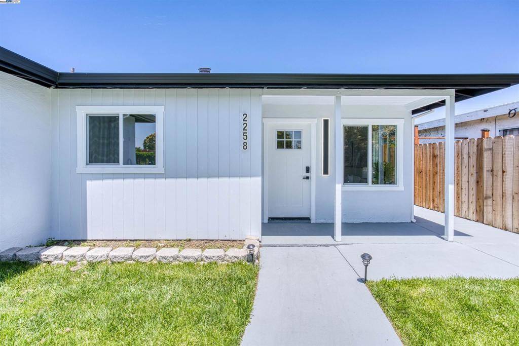 San Leandro, CA 94577,2258 Sitka St
