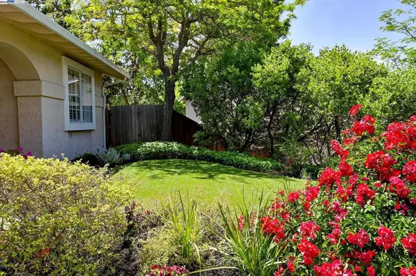 Walnut Creek, CA 94596-6217,1021 Knightwood Ct