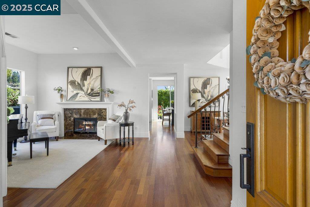 San Ramon, CA 94582,1086 Vista Pointe Cir